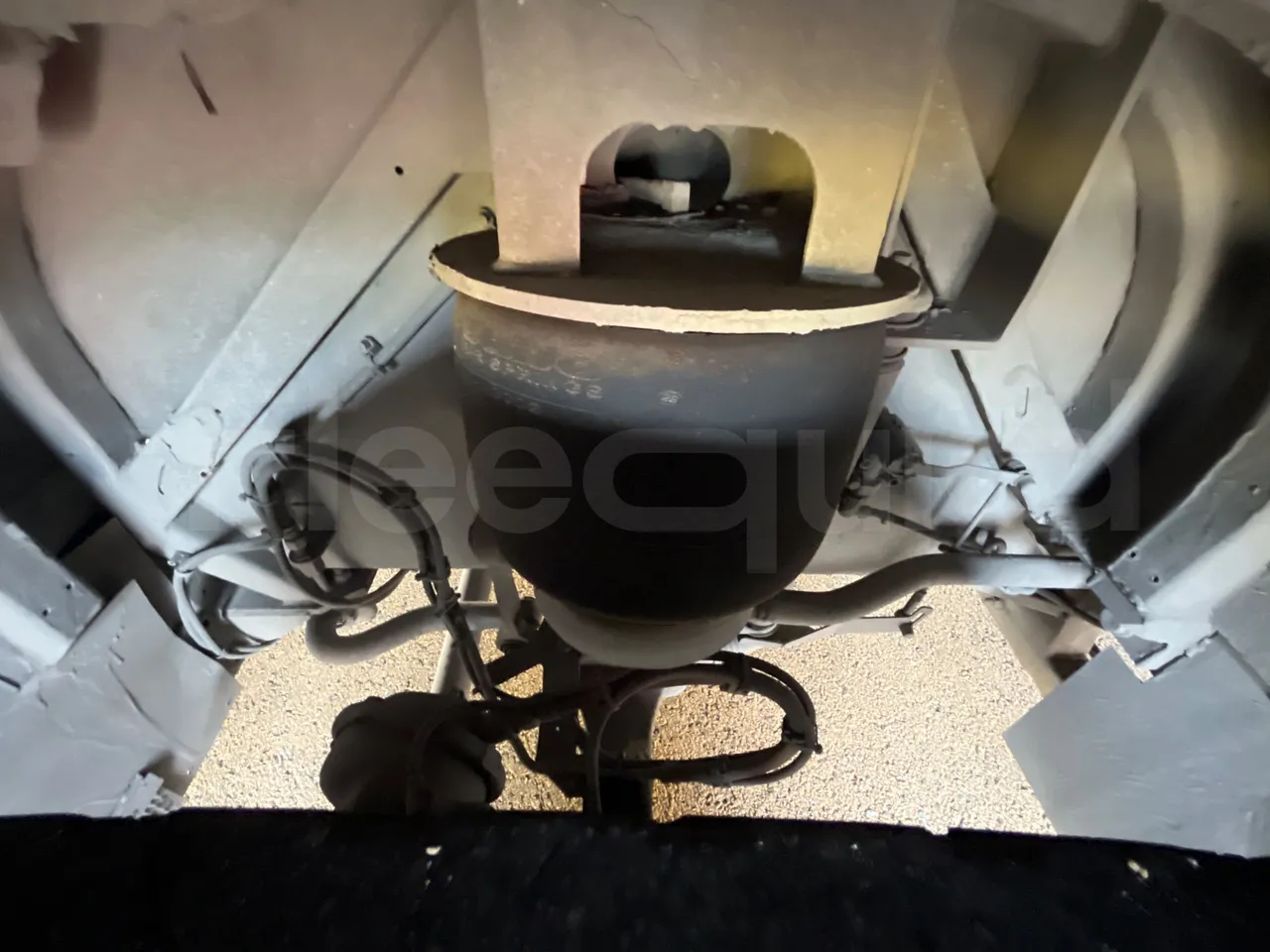 Mercedes-Benz OC500LE 1830H - EUR4 - 220kW - 12.800m - front brake calipers right