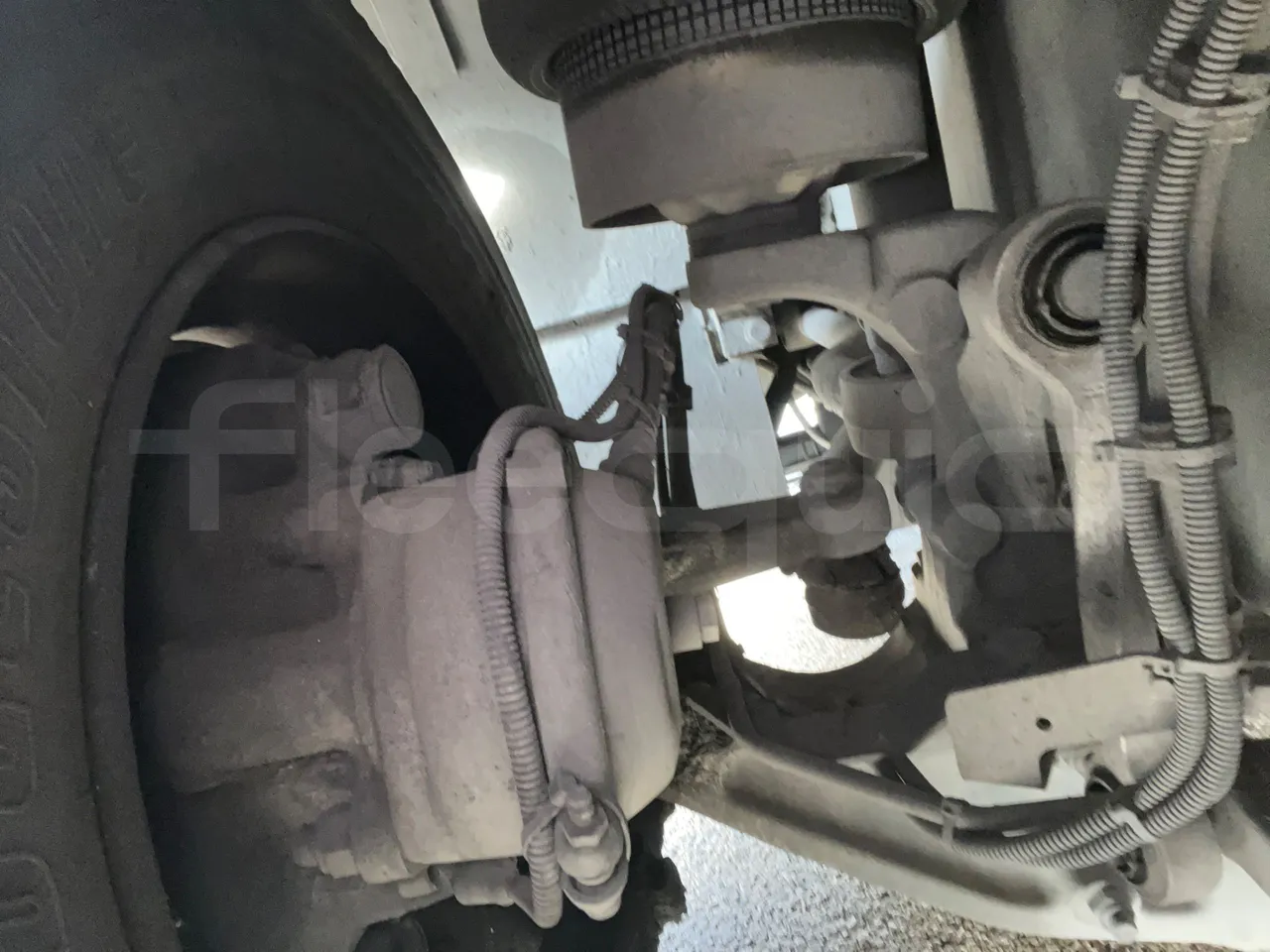 Mercedes-Benz OC500LE 1830H - EUR4 - 220kW - 12.800m - front shock absorbers left