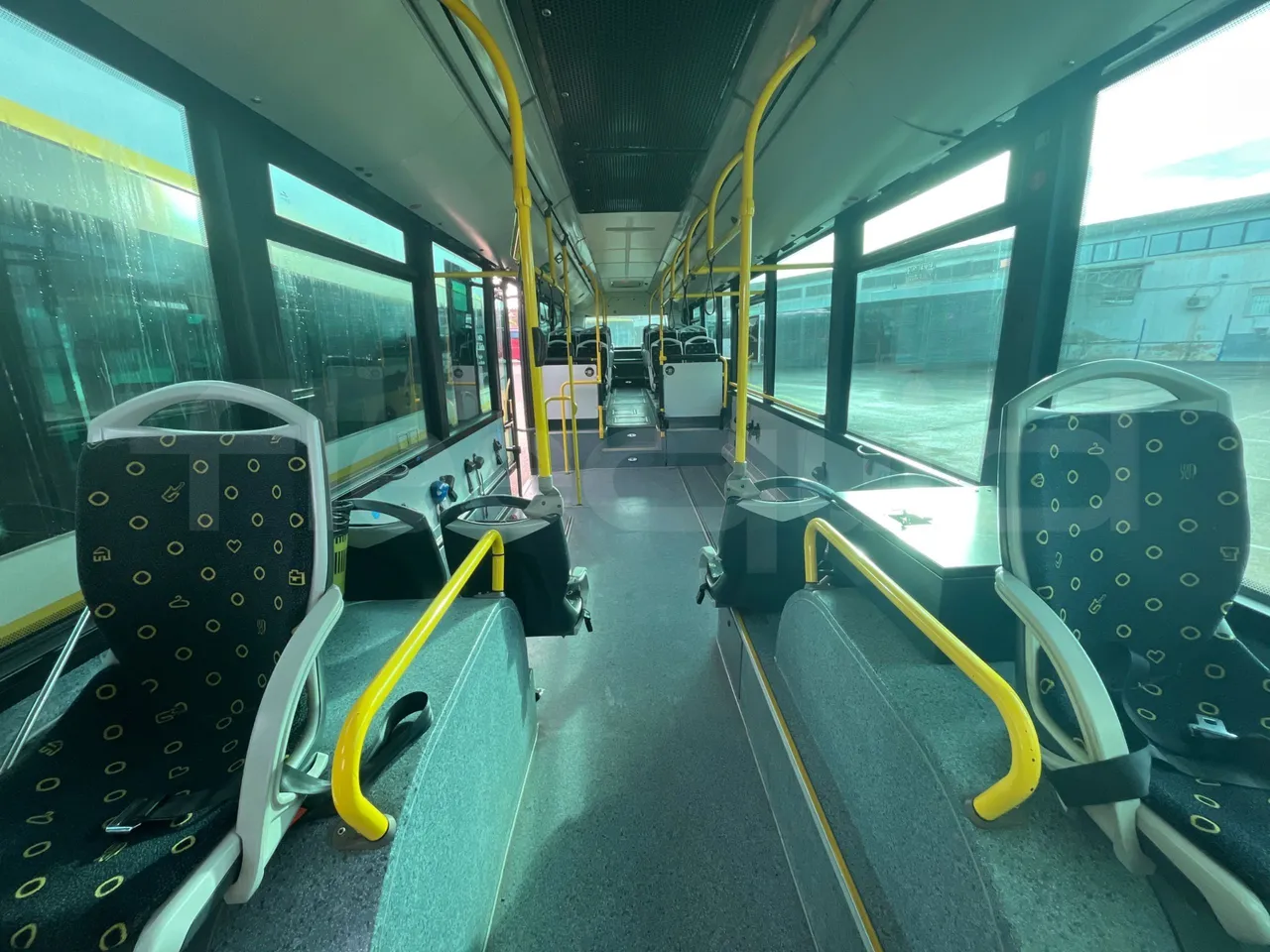 Mercedes-Benz OC500LE 1830H - EUR4 - 220kW - 12.800m - interior reverse seats driver height