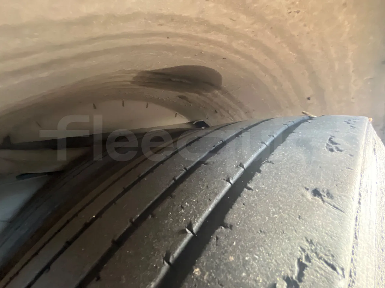 Mercedes-Benz OC500LE 1830H - EUR4 - 220kW - 12.800m - tread condition front tires right