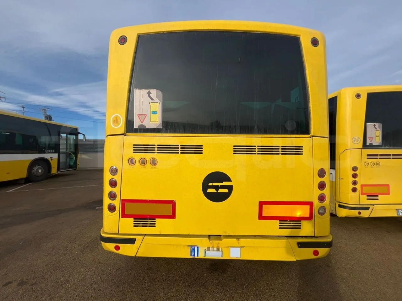 Mercedes-Benz OC500LE 1830H - EUR4 - 220kW - 12.800m - rear hatch closed