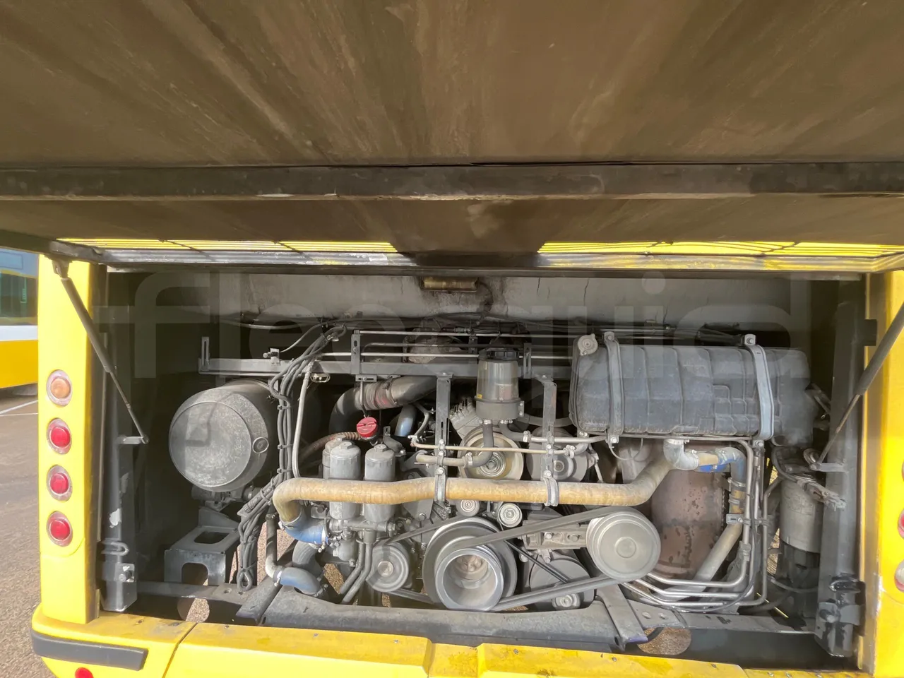 Mercedes-Benz OC500LE 1830H - EUR4 - 220kW - 12.800m - rear hatch open