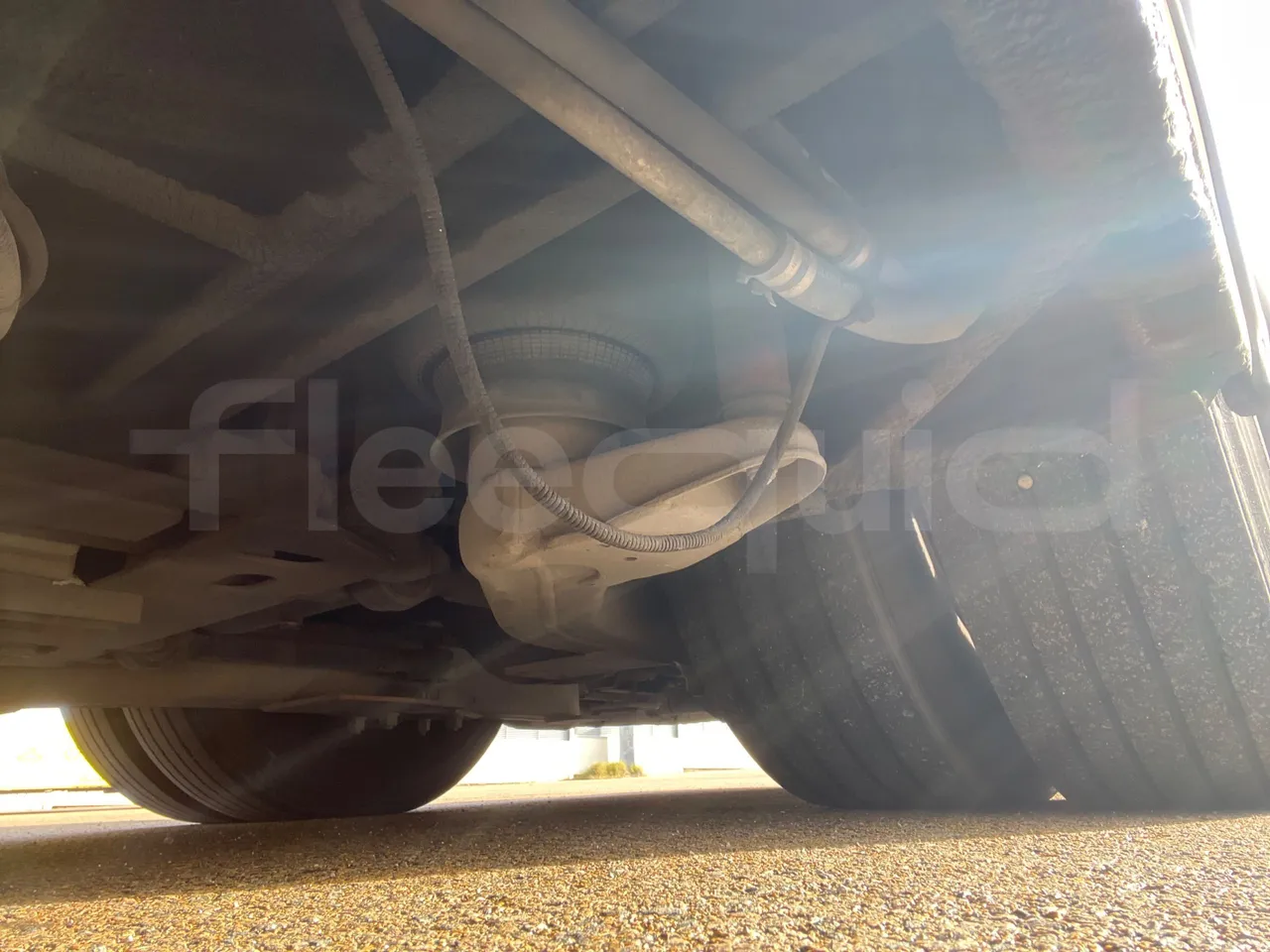 Mercedes-Benz OC500LE 1830H - EUR4 - 220kW - 12.800m - axle 2 shock absorbers 1 right