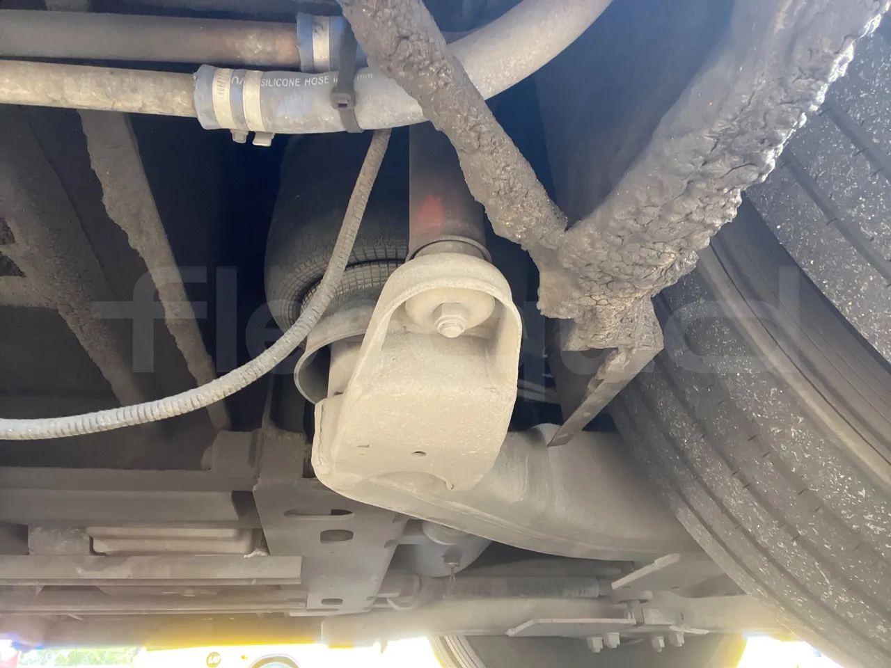 Mercedes-Benz OC500LE 1830H - EUR4 - 220kW - 12.800m - axle 2 shock absorbers 2 left