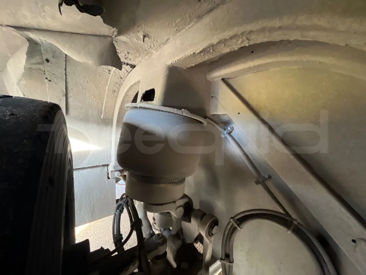 Mercedes-Benz OC500LE 1830H - EUR4 - 220kW - 12.800m - central undercarriage photo