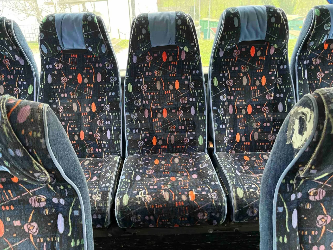 Iveco Fiat 380E 1238 HD TR55 - Euro 2 - 276 KW - 12 mt - single seat detail