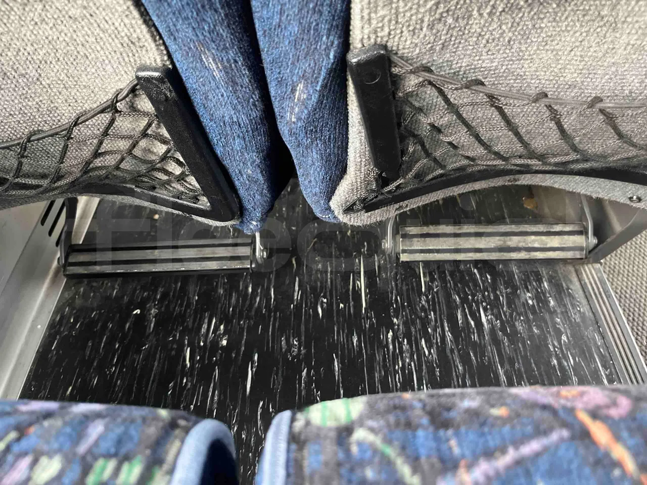 Iveco Fiat 380E 1238 HD TR55 - Euro 2 - 276 KW - 12 mt - footrest detail photo