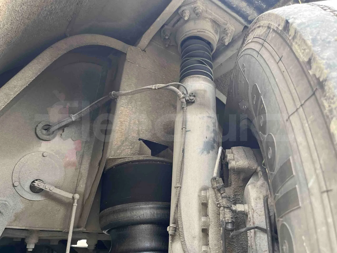 Iveco Fiat 380E 1238 HD TR55 - Euro 2 - 276 KW - 12 mt - front shock absorbers left