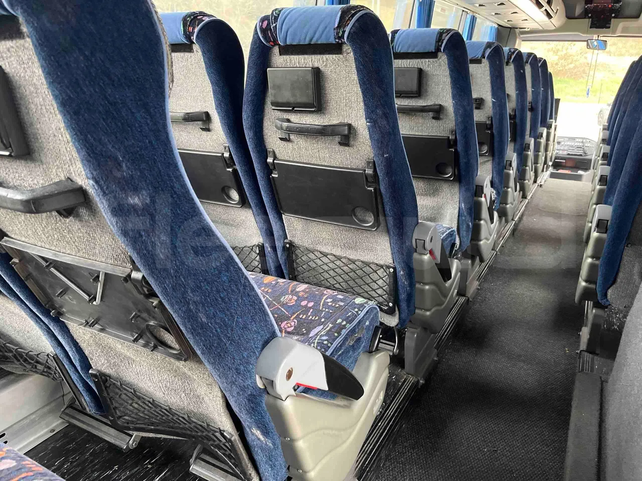 Iveco Fiat 380E 1238 HD TR55 - Euro 2 - 276 KW - 12 mt - forward view middle aisle