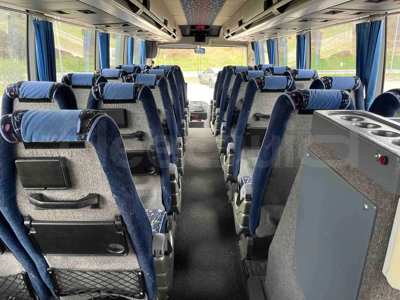 Iveco Fiat 380E 1238 HD TR55 - Euro 2 - 276 KW - 12 mt - reverse view middle aisle