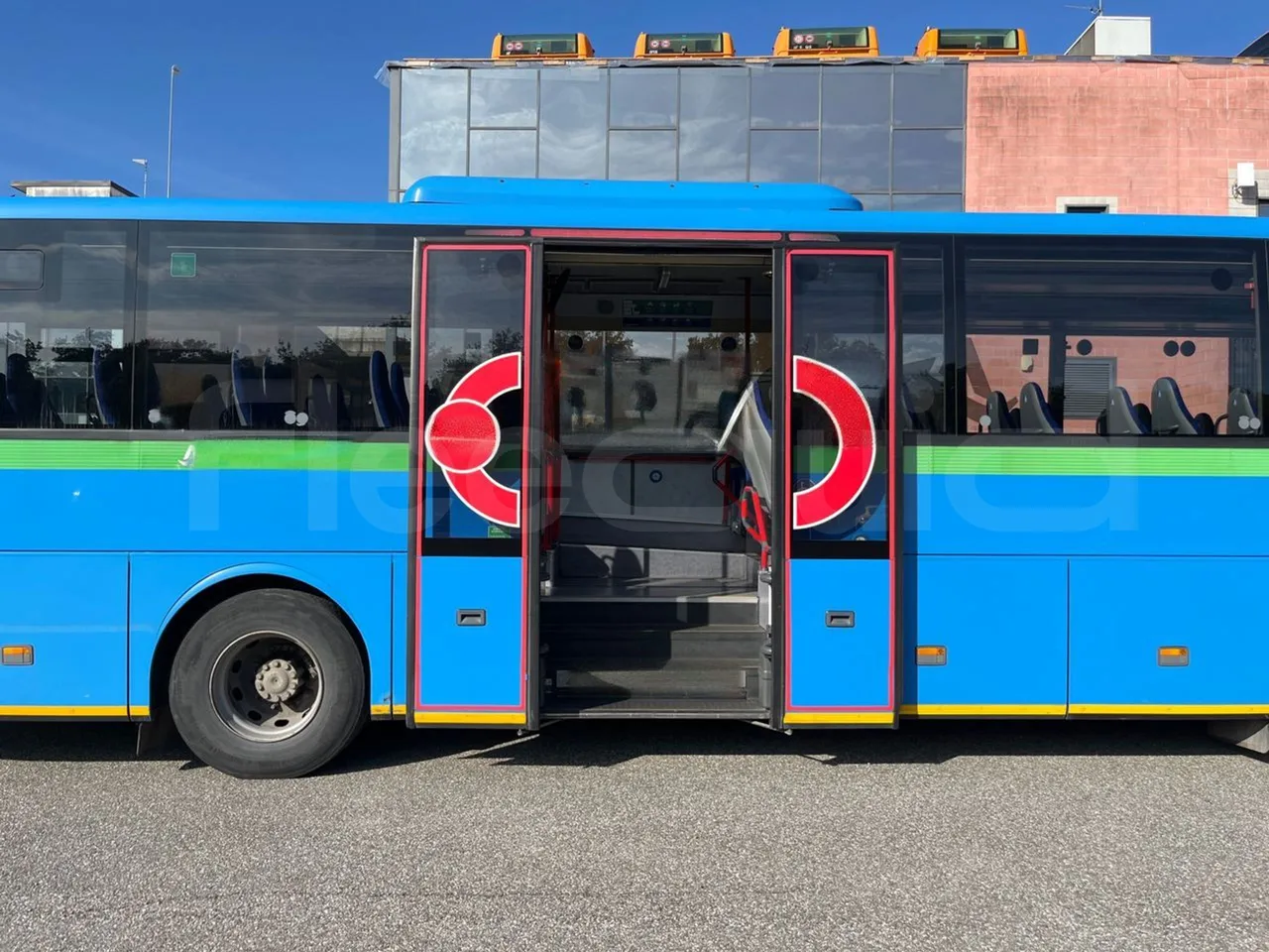 Mercedes-Benz Integro E5 4 - EUR5 - 220kW - 12.14m - front door 3 open (mandatory for bus to scrap)