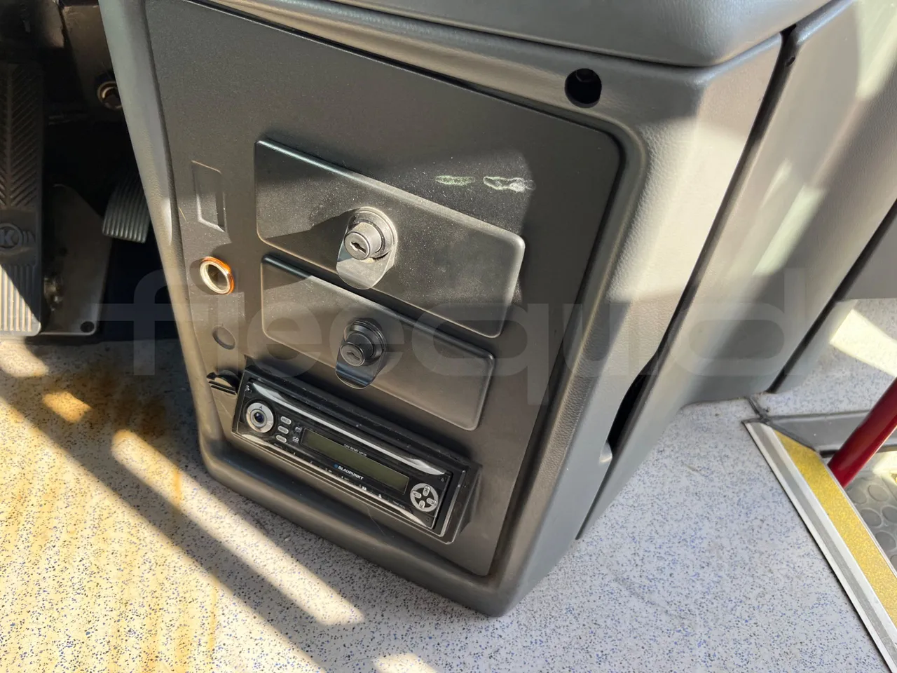 Mercedes-Benz Integro E5 4 - EUR5 - 220kW - 12.14m - radio accessories photo