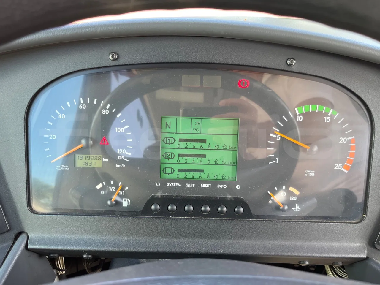 Mercedes-Benz Integro E5 4 - EUR5 - 220kW - 12.14m - dashboard lights on