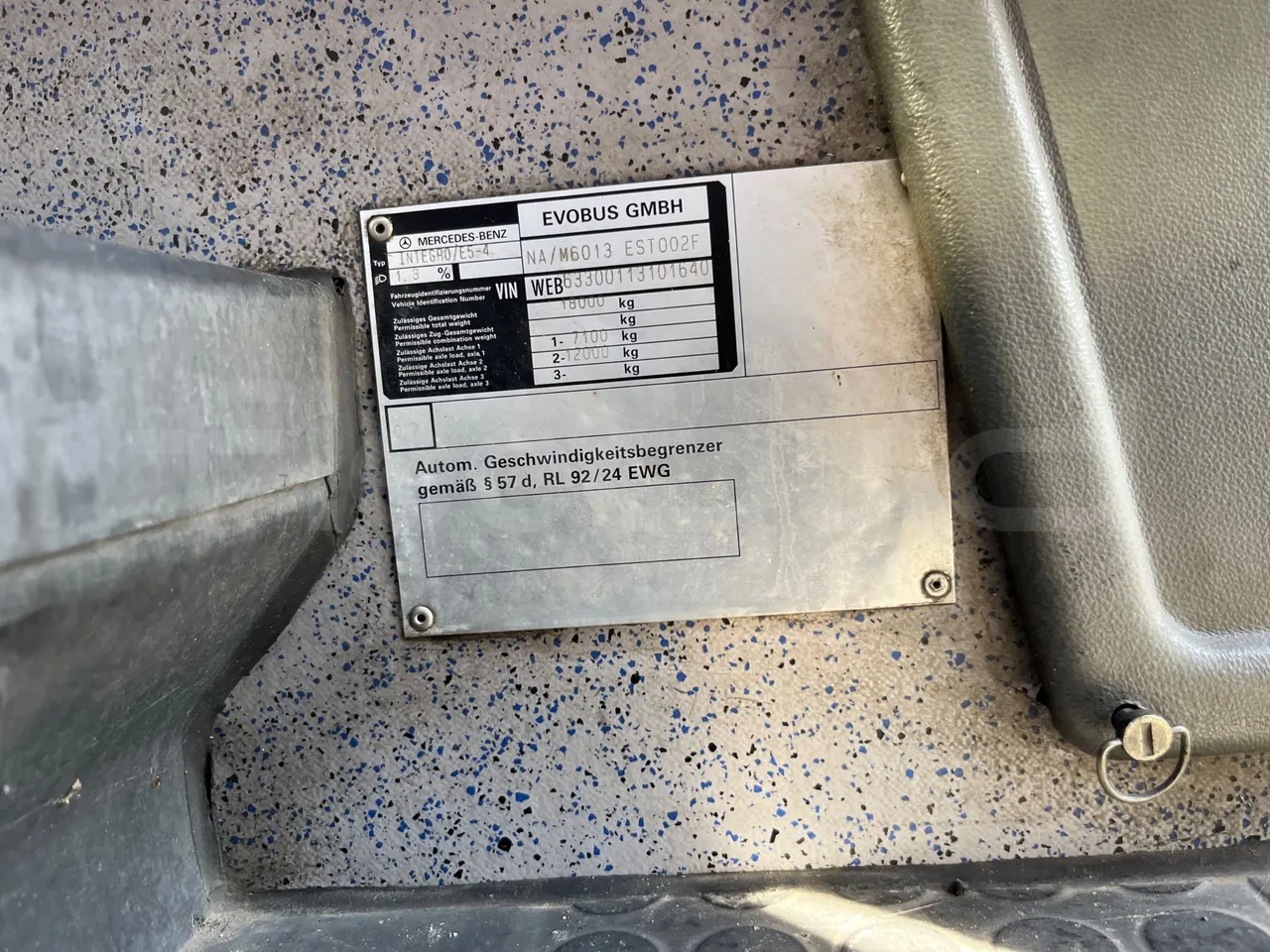 Mercedes-Benz Integro E5 4 - EUR5 - 220kW - 12.14m - vehicle plate photo