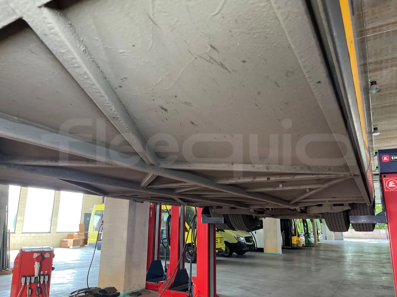 Mercedes-Benz Integro E5 4 - EUR5 - 220kW - 12.14m - central undercarriage photo