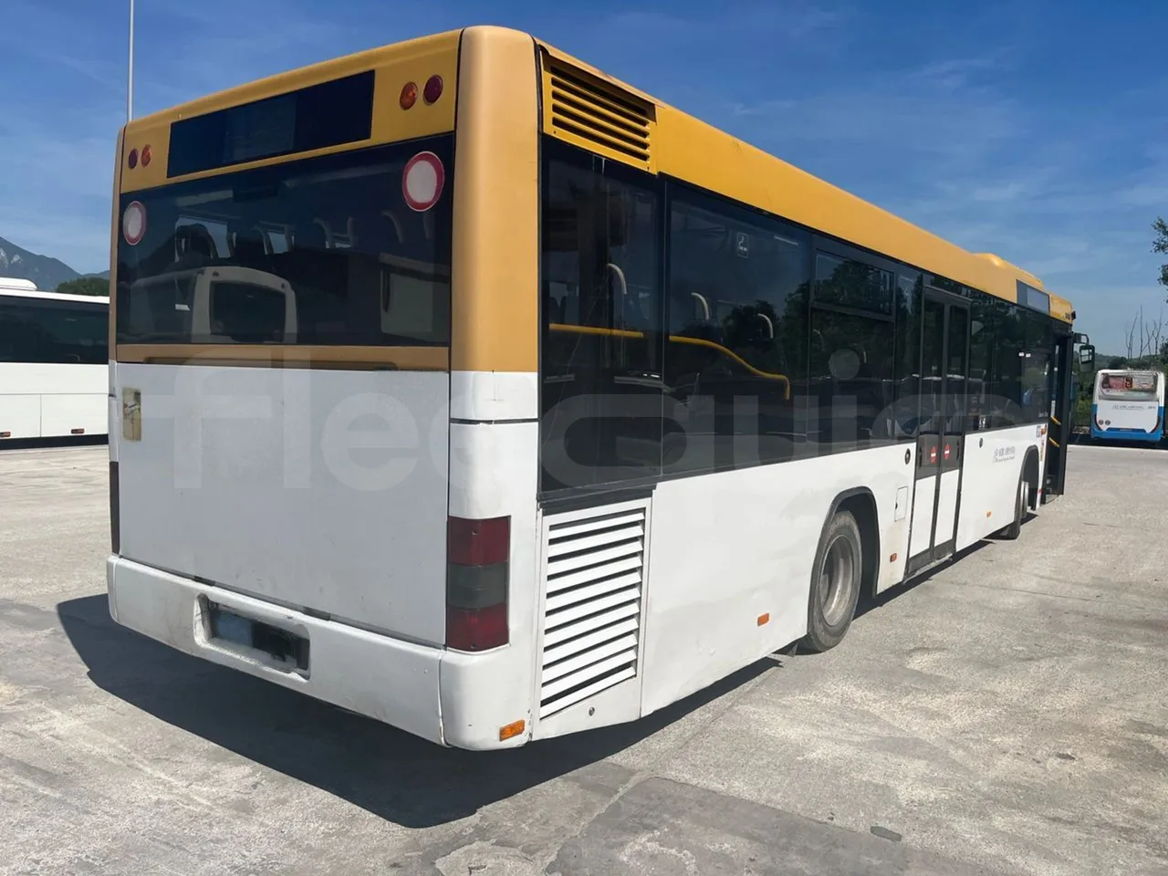 Man Lion's City T A78 - EUR4 - 191kW - 11.857m - 3/4 right rear doors closed