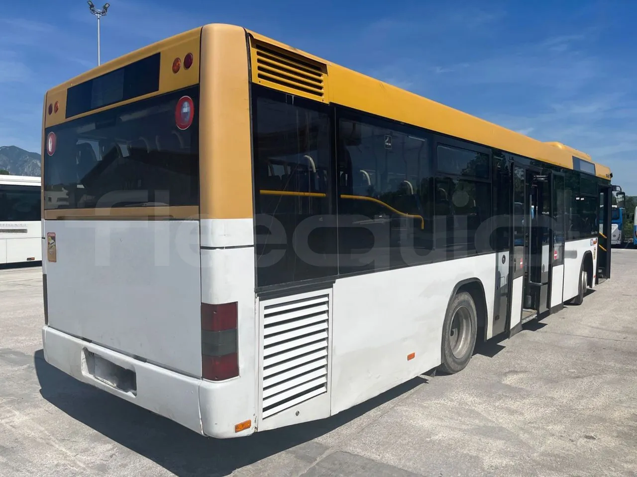 Man Lion's City T A78 - EUR4 - 191kW - 11.857m - 3/4 right rear doors open