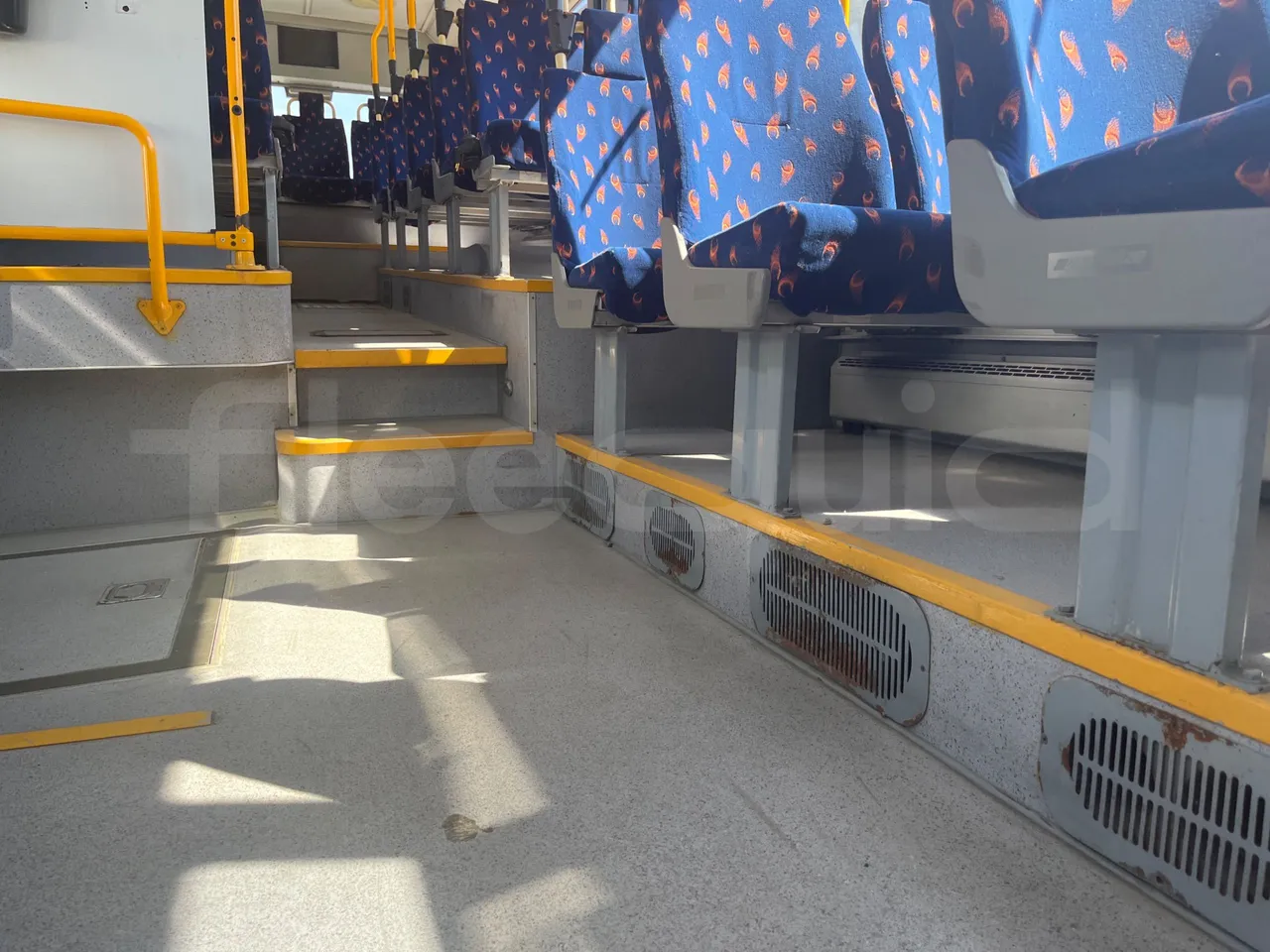Man Lion's City T A78 - EUR4 - 191kW - 11.857m - seat brackets photo