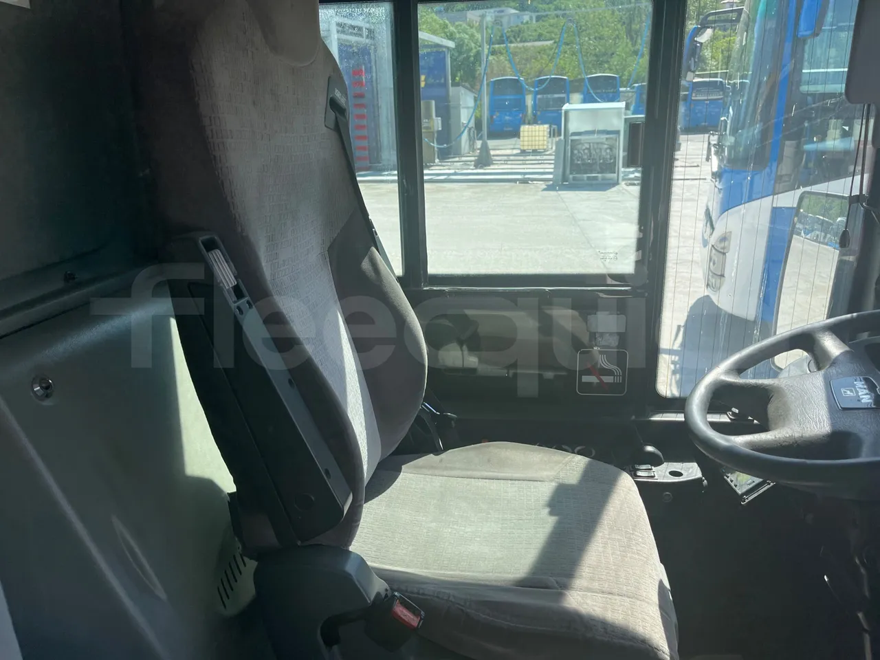 Man Lion's City T A78 - EUR4 - 191kW - 11.857m - driver's seat photo (mandatory for bus to scrap)
