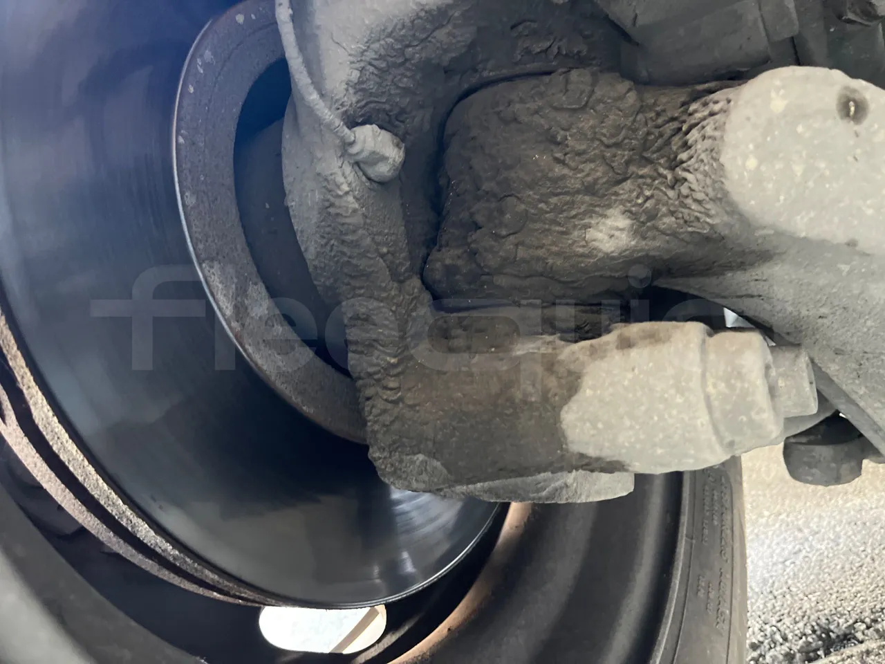 Man Lion's City T A78 - EUR4 - 191kW - 11.857m - front brake calipers right
