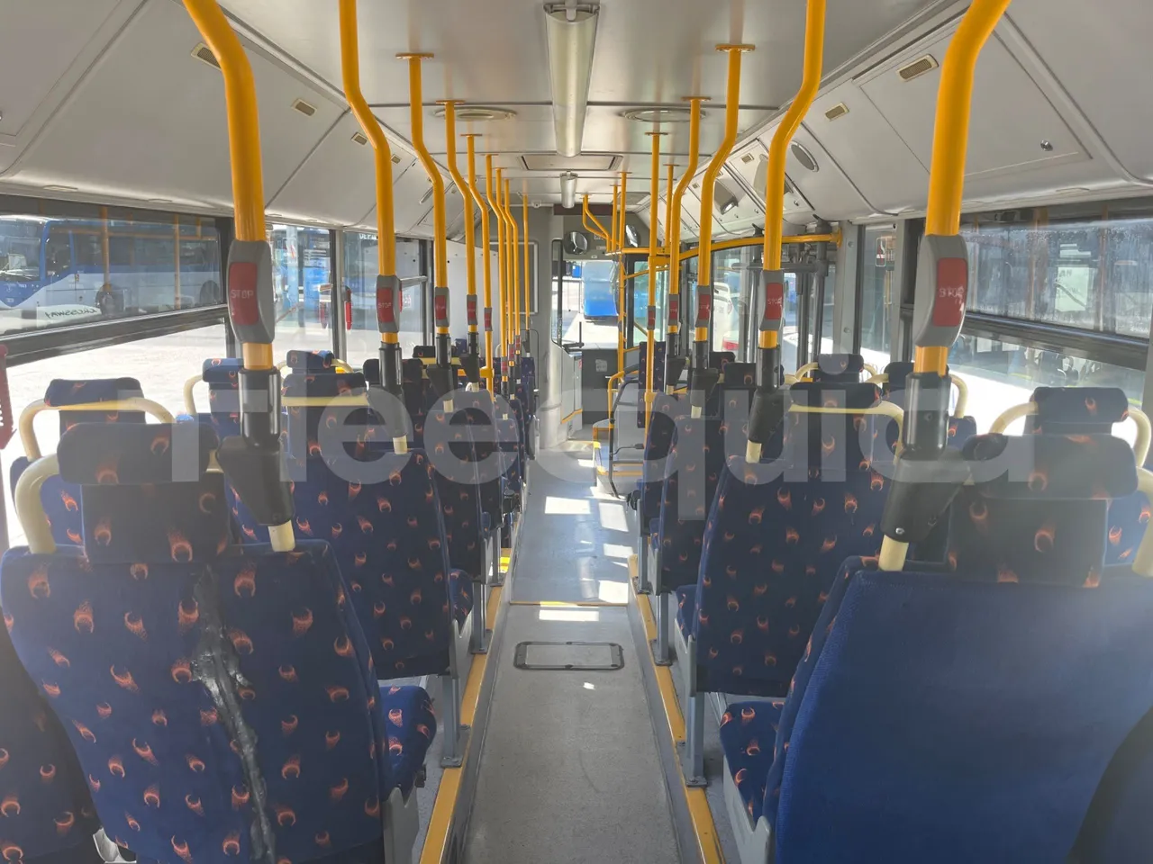 Man Lion's City T A78 - EUR4 - 191kW - 11.857m - forward view middle aisle