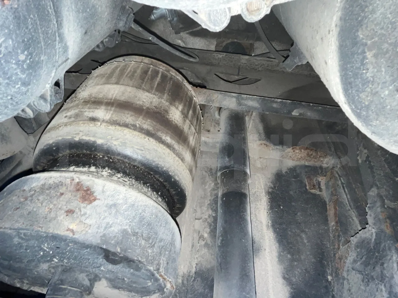 Man Lion's City T A78 - EUR4 - 191kW - 11.857m - axle 2 shock absorbers 2 left