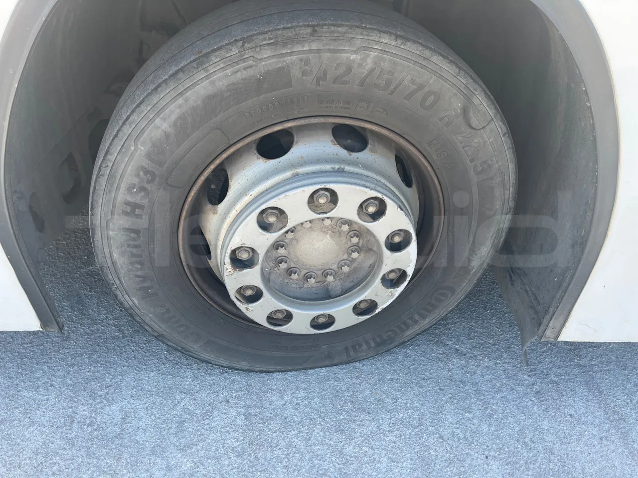 Man Lion's City T A78 - EUR4 - 191kW - 11.857m - front left tire measurements