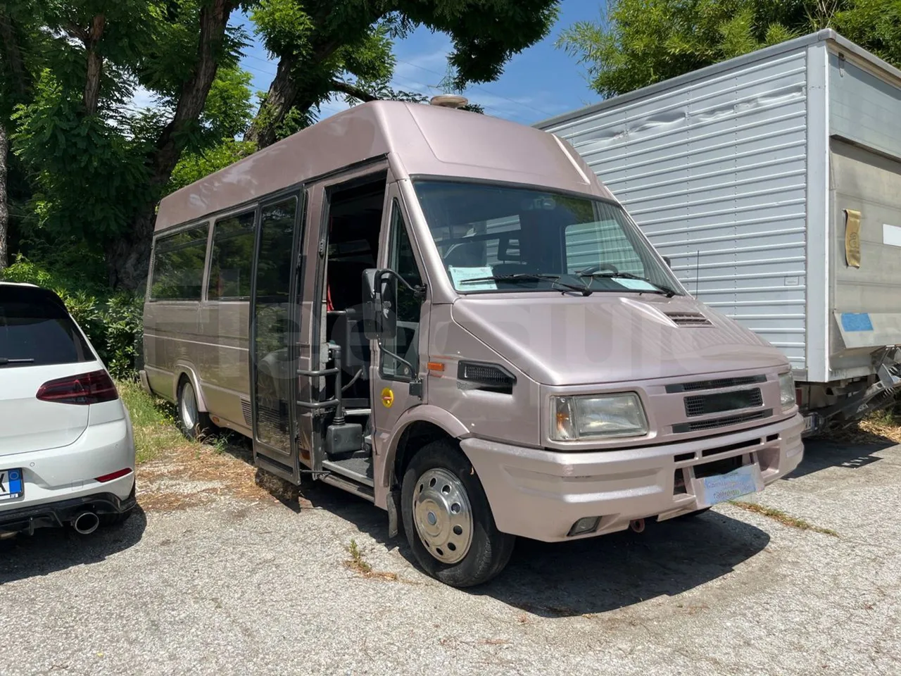 Iveco A45E12 A45 E12 90 Kw - 3/4 front right doors (mandatory for bus to scrap)