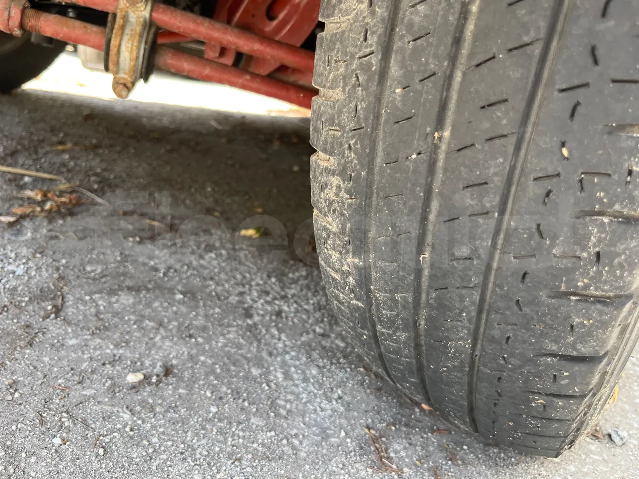 Iveco A45E12 A45 E12 90 Kw - tread condition front tires left