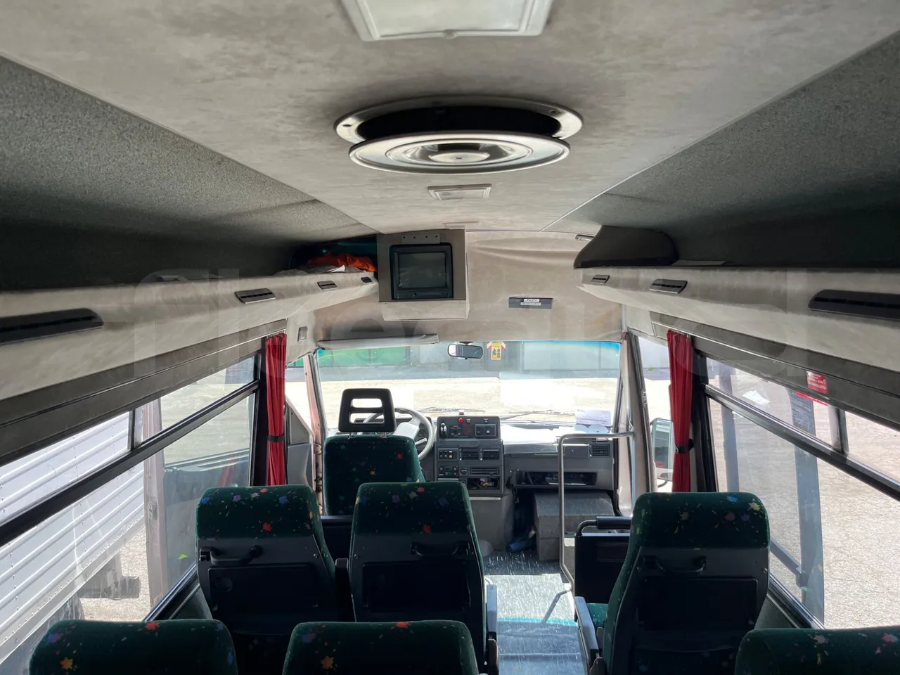 Iveco A45E12 A45 E12 90 Kw - overhead compartments photo