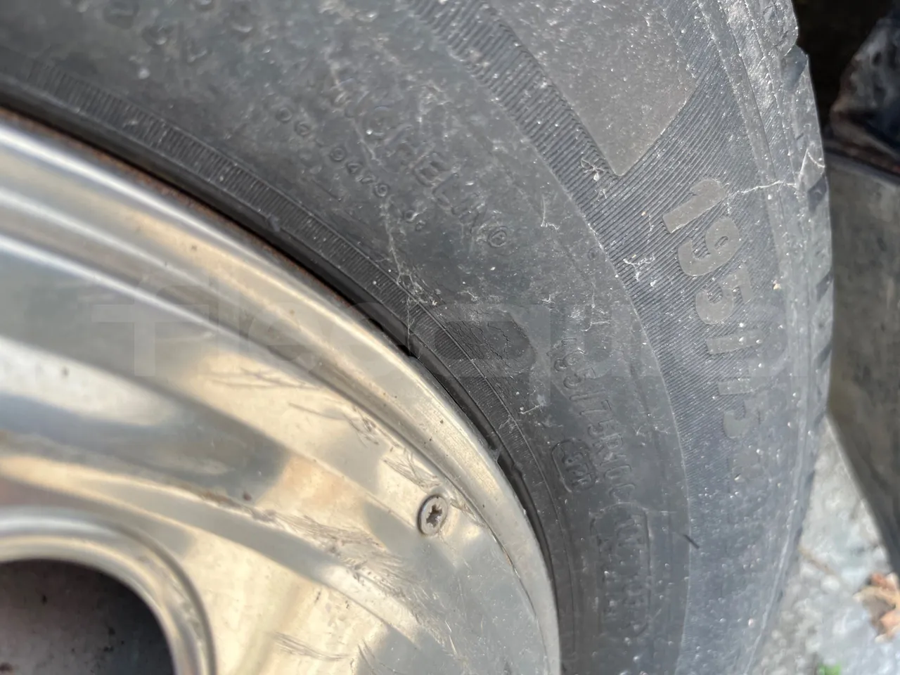 Iveco A45E12 A45 E12 90 Kw - front left tire measurements