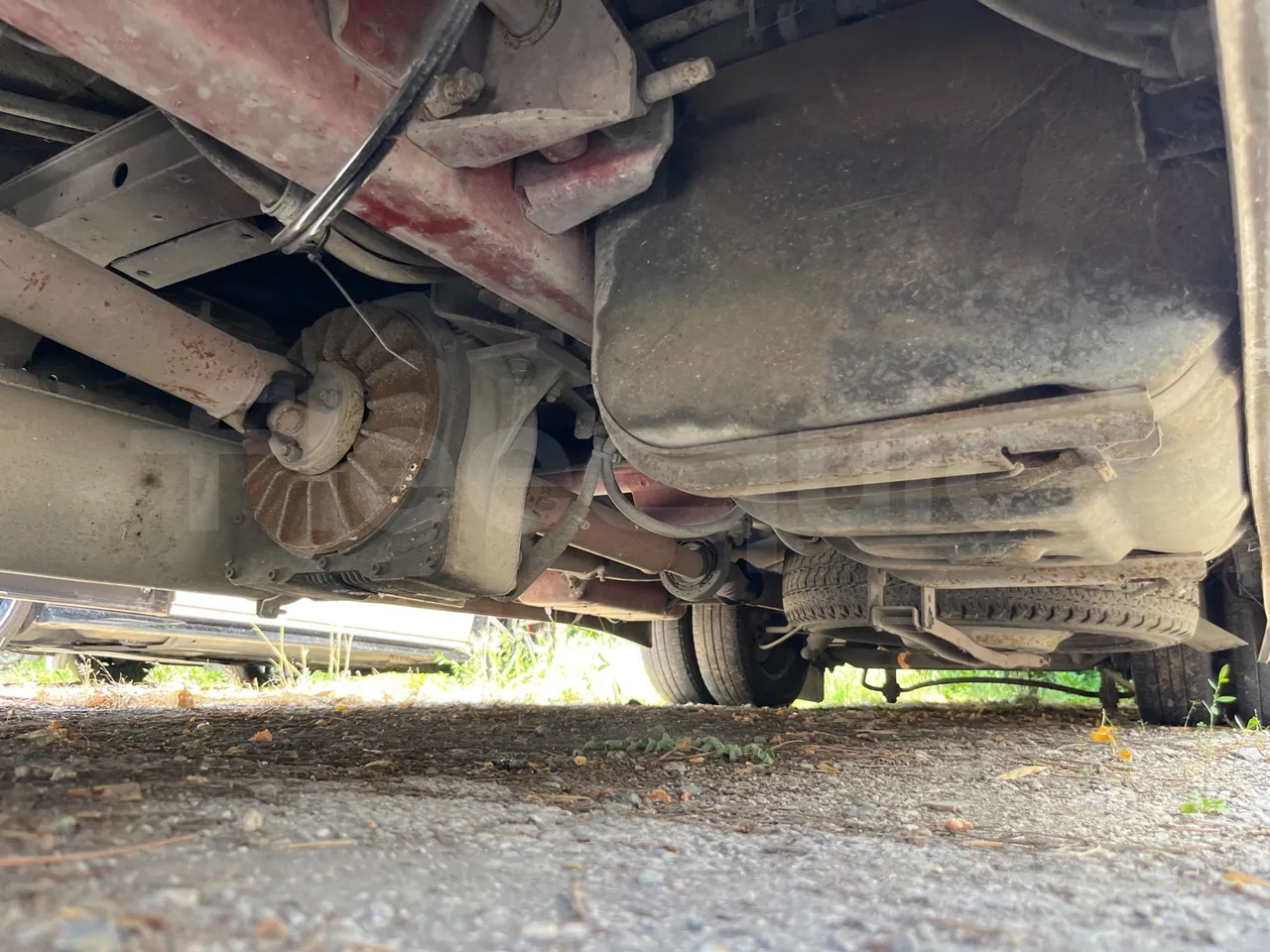 Iveco A45E12 A45 E12 90 Kw - central undercarriage photo