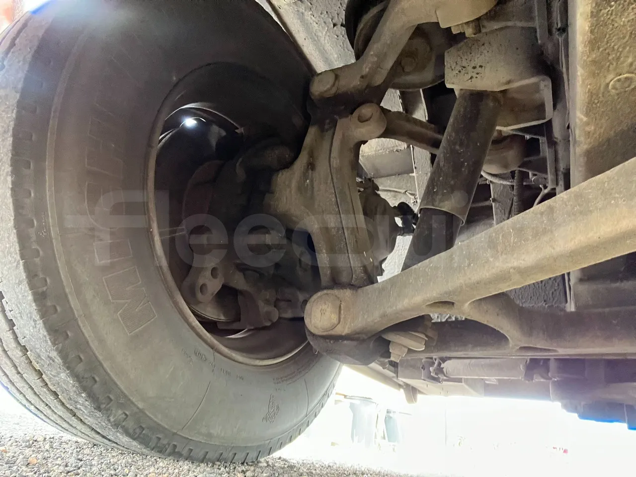 King Long XMQ6996 XMQ6996Y -EURO6 - 226kW -9,895 m - front air springs left
