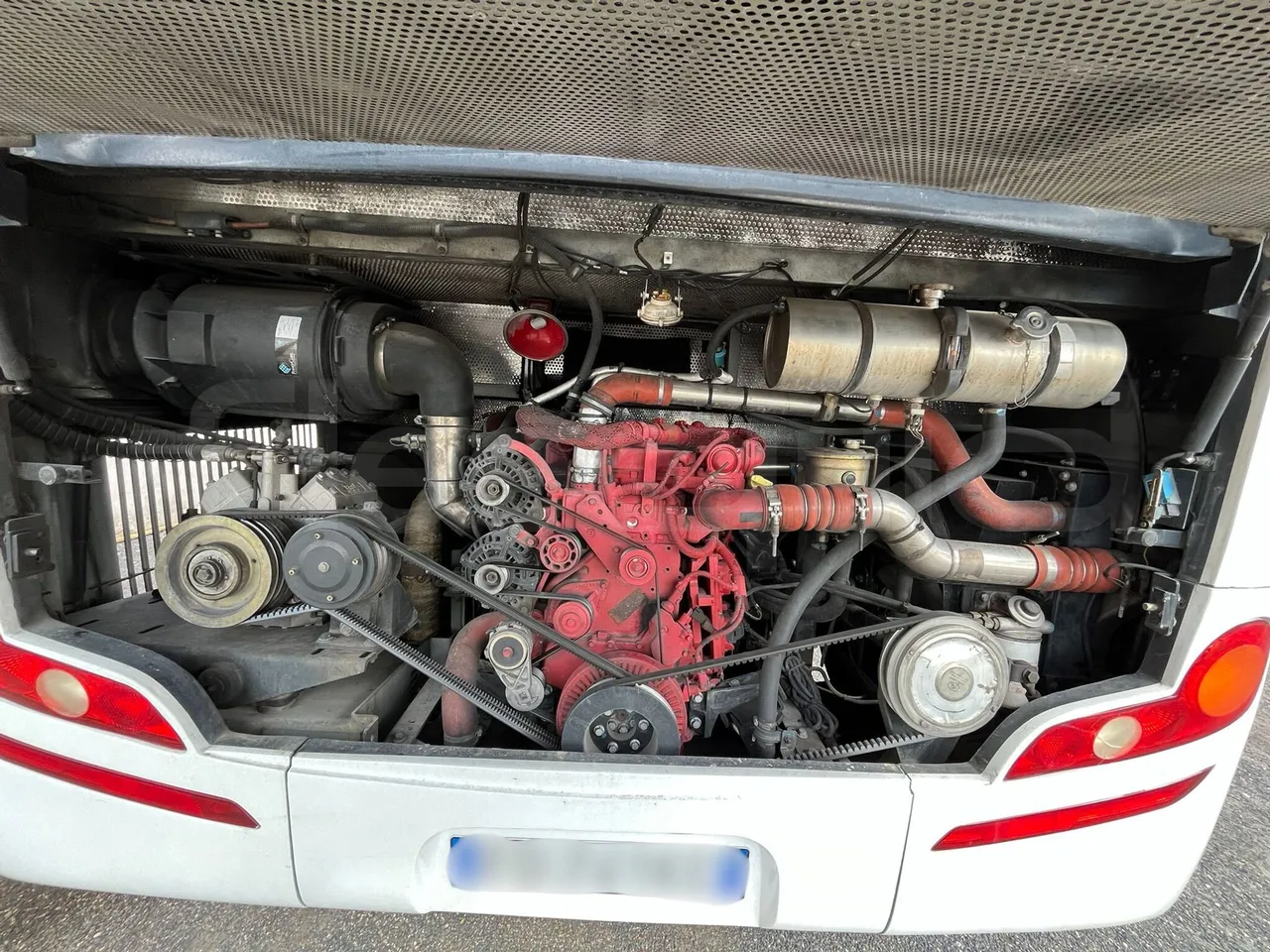 King Long XMQ6996 XMQ6996Y -EURO6 - 226kW -9,895 m - rear hatch open