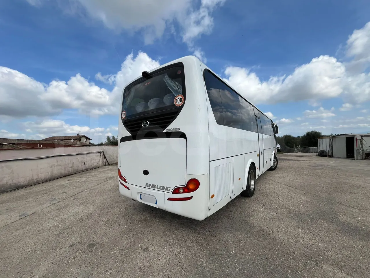 King Long XMQ6996 XMQ6996Y -EURO6 - 226kW -9,895 m - under carpet photo