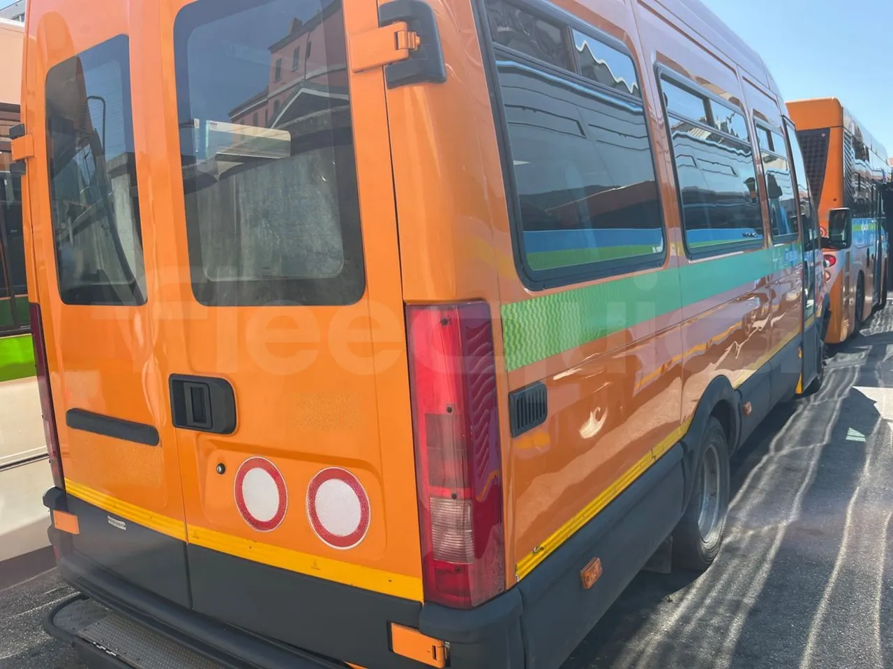 Iveco Daily A50C19/ Euro 4 - 100 Kw - 7,028 Mt - 3/4 right rear doors closed