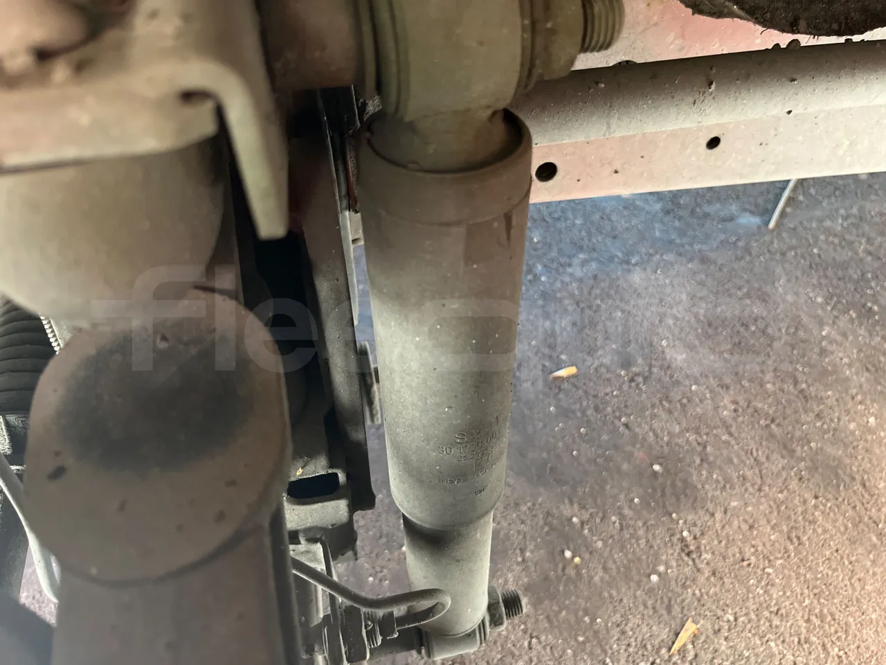 Iveco Daily A50C19/ Euro 4 - 100 Kw - 7,028 Mt - front shock absorbers left