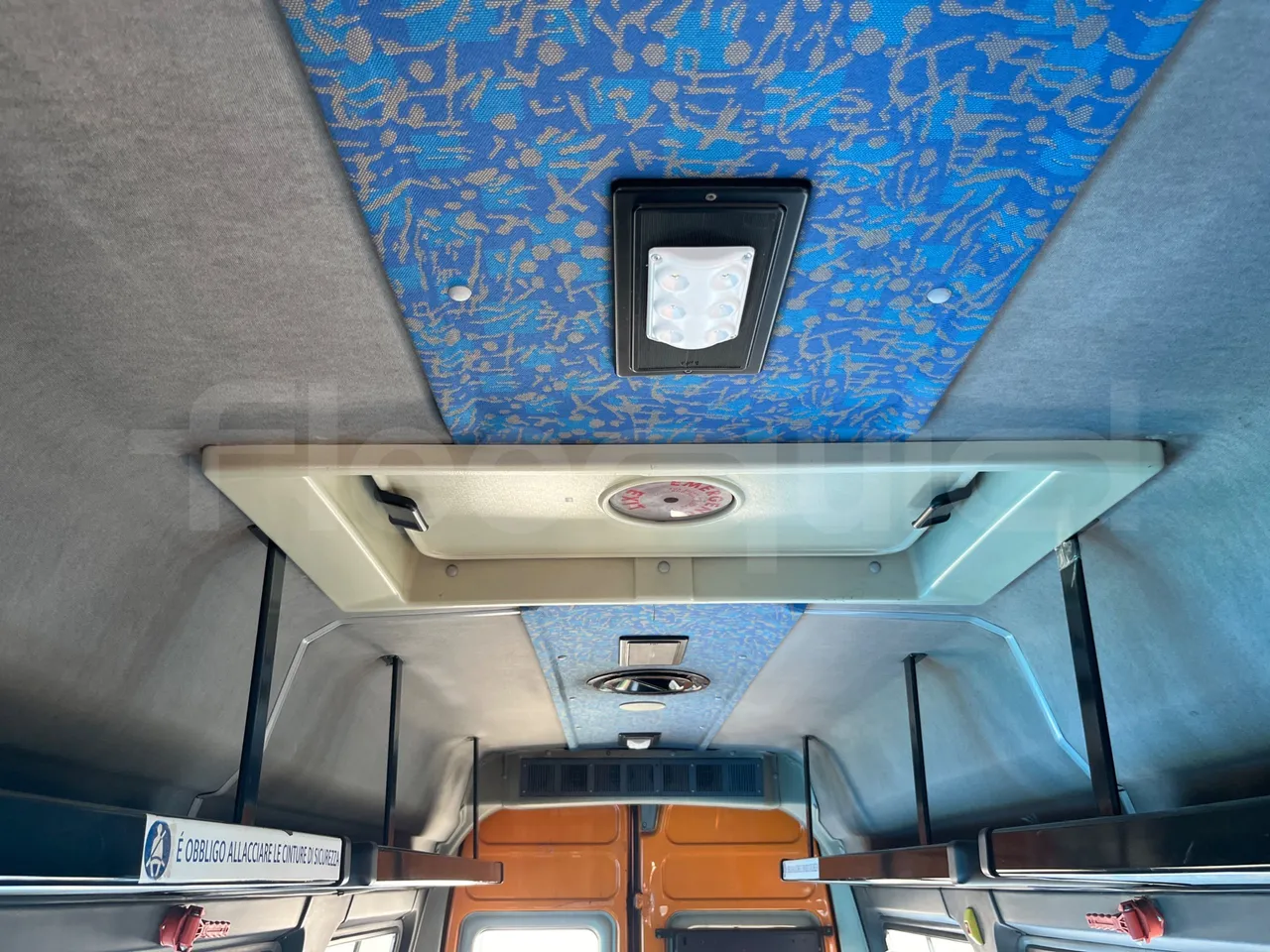 Iveco Daily A50C19/ Euro 4 - 100 Kw - 7,028 Mt - roof hatch 1