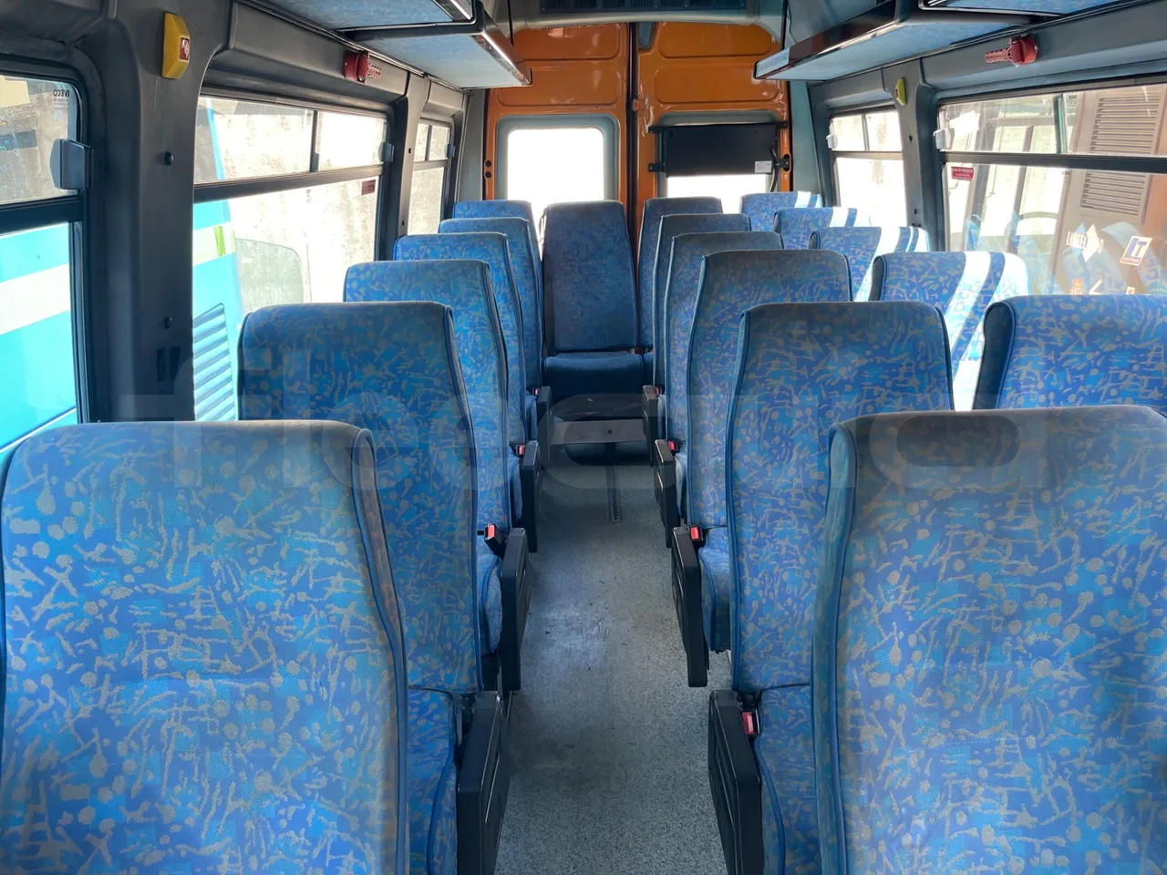 Iveco Daily A50C19/ Euro 4 - 100 Kw - 7,028 Mt - interior reverse seats driver height (mandatory for bus to scrap)