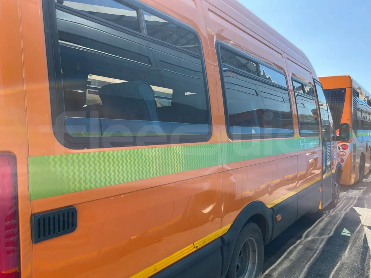Iveco Daily A50C19/ Euro 4 - 100 Kw - 7,028 Mt - right side doors closed
