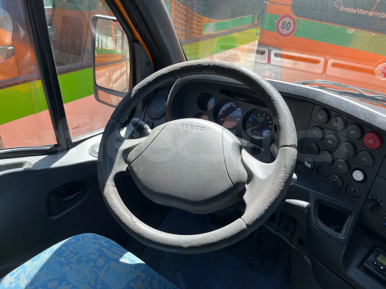 Iveco Daily A50C19/ Euro 4 - 100 Kw - 7,028 Mt - steering wheel photo