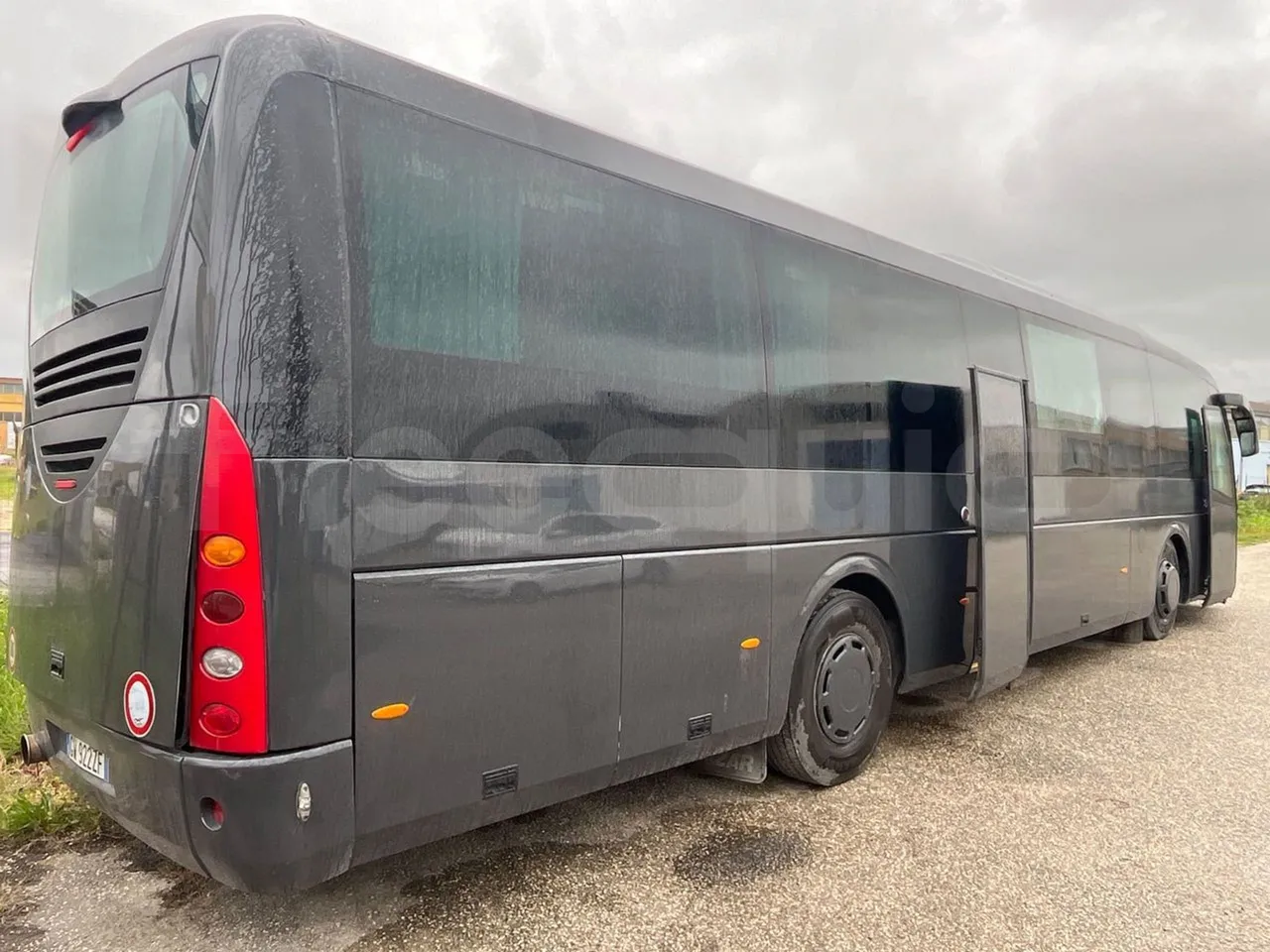 Scania 12B4X2 K340IB4X2 - Euro4 - 250kW - 12.200 mt - 3/4 right rear doors open