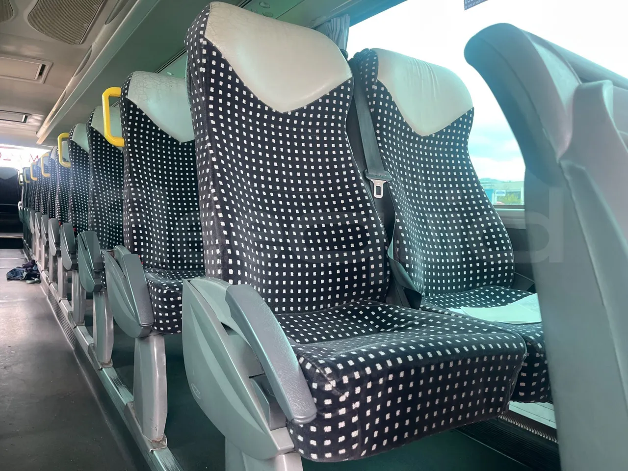 Scania 12B4X2 K340IB4X2 - Euro4 - 250kW - 12.200 mt - single seat detail