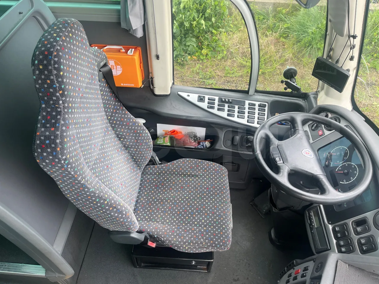 Scania 12B4X2 K340IB4X2 - Euro4 - 250kW - 12.200 mt - driver's seat photo