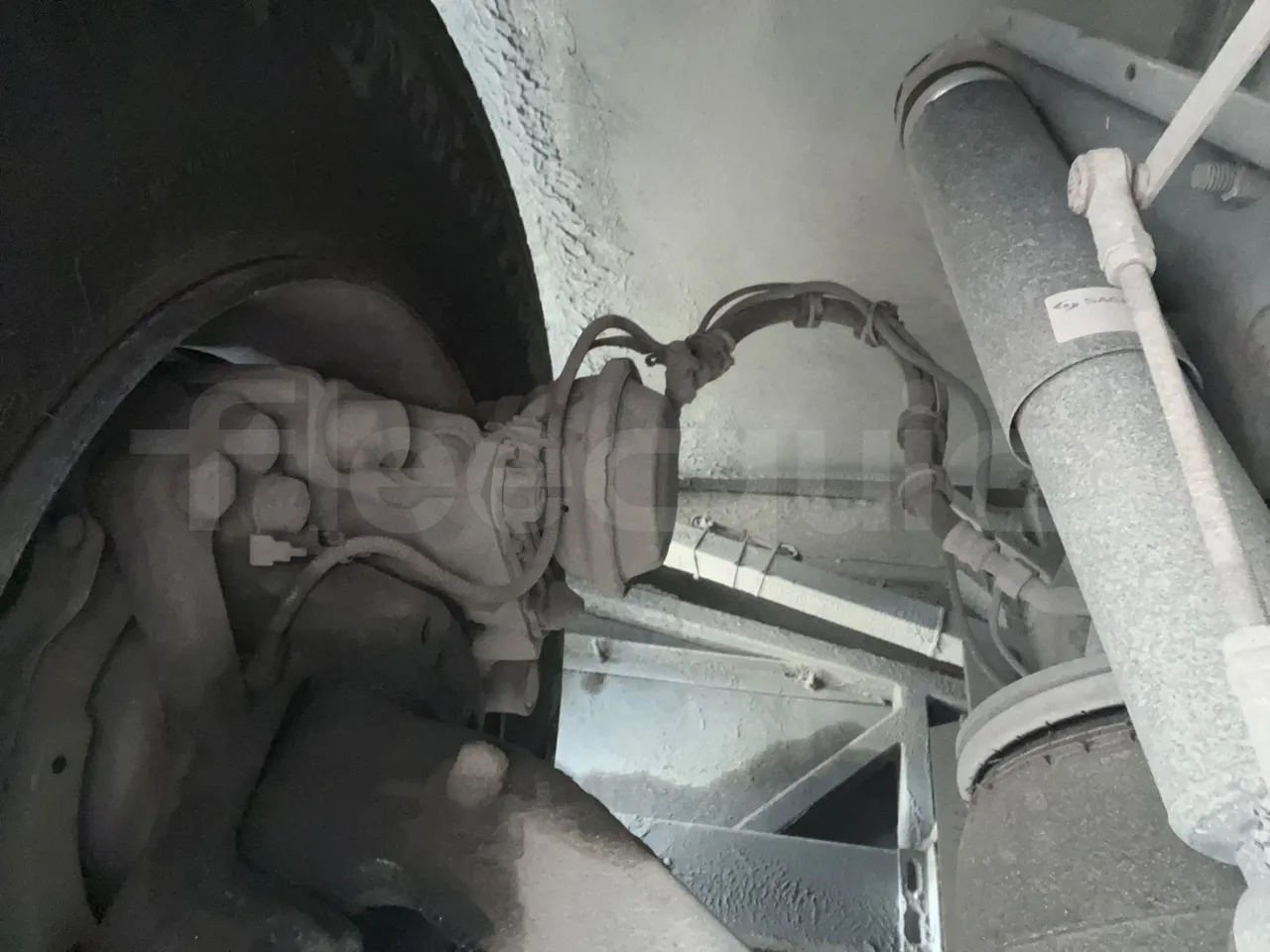 Scania 12B4X2 K340IB4X2 - Euro4 - 250kW - 12.200 mt - front brake calipers right