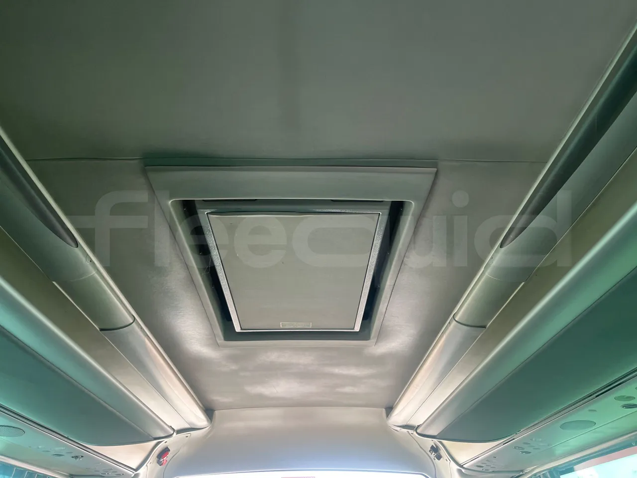 Scania 12B4X2 K340IB4X2 - Euro4 - 250kW - 12.200 mt - roof hatch 1