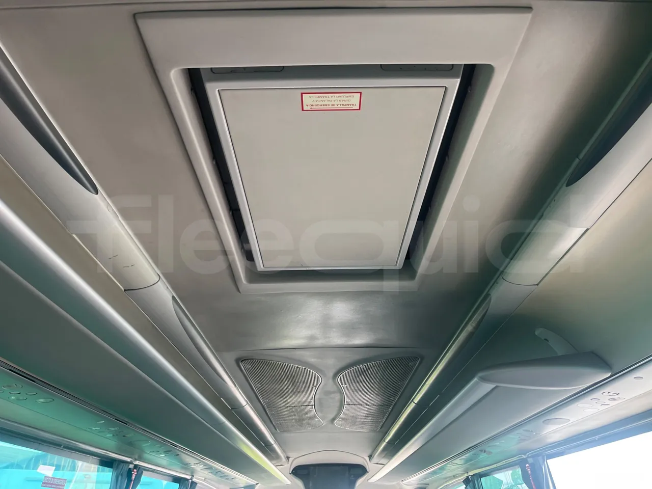 Scania 12B4X2 K340IB4X2 - Euro4 - 250kW - 12.200 mt - roof hatch 2