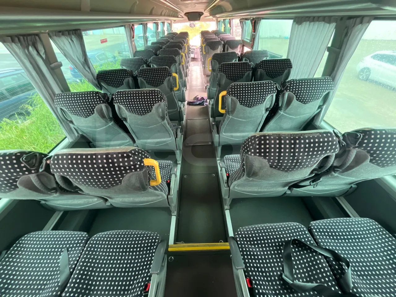 Scania 12B4X2 K340IB4X2 - Euro4 - 250kW - 12.200 mt - forward view middle aisle