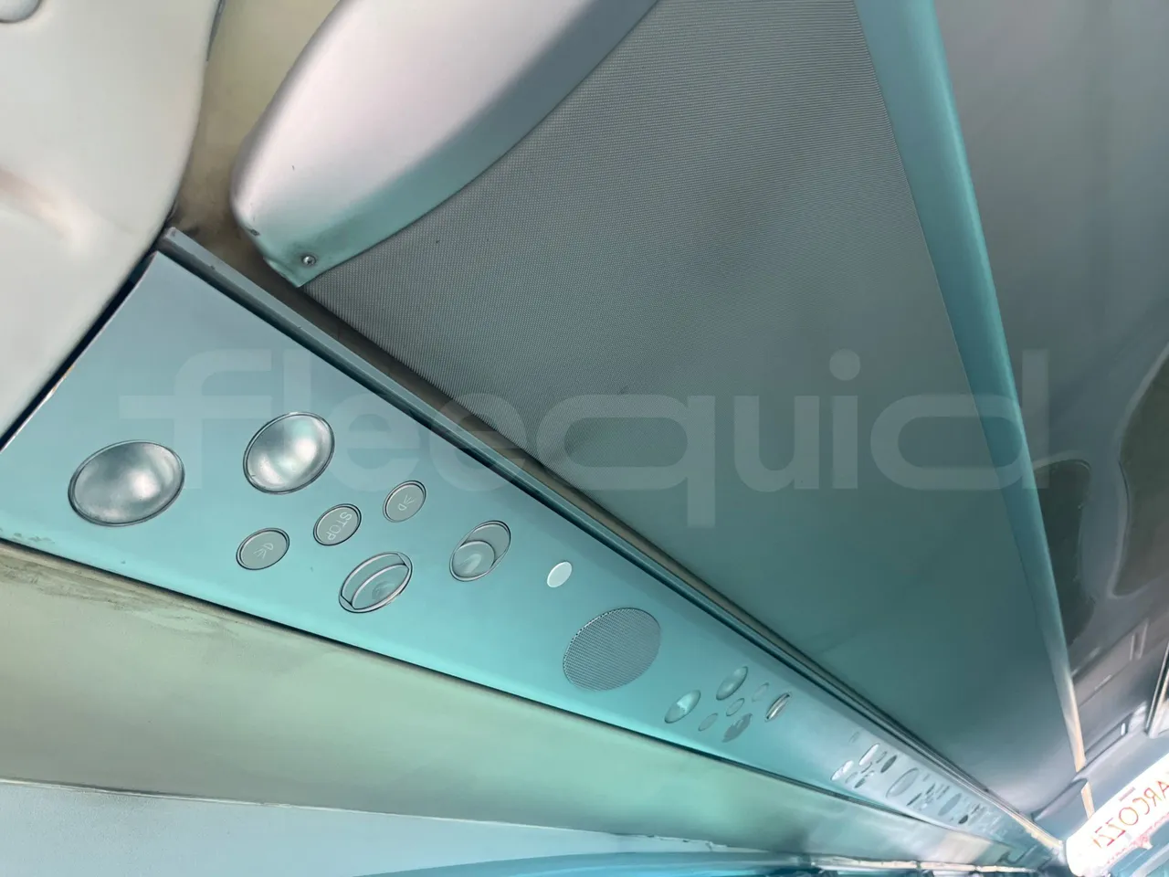 Scania 12B4X2 K340IB4X2 - Euro4 - 250kW - 12.200 mt - power outlets detail