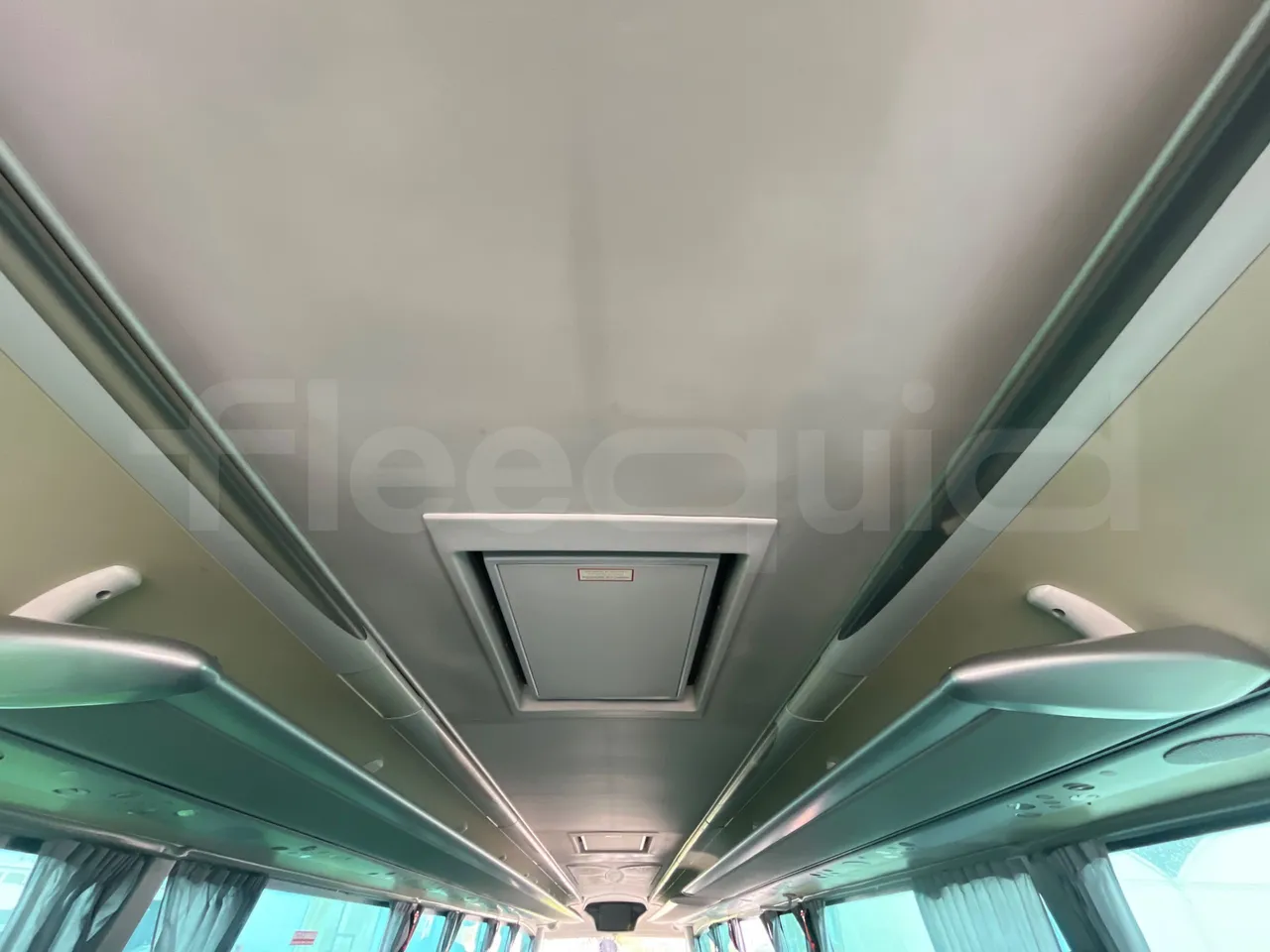 Scania 12B4X2 K340IB4X2 - Euro4 - 250kW - 12.200 mt - overhead compartments photo
